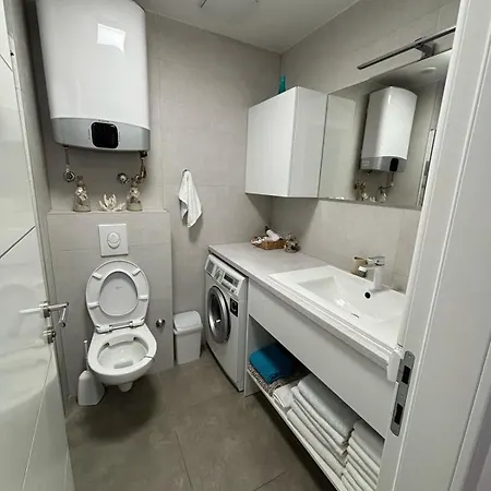 A & M Vacation * מאקרסקה