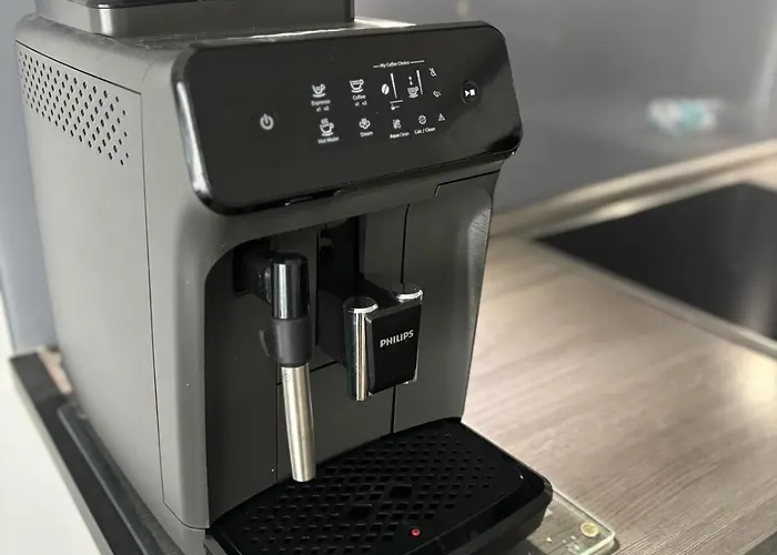 Апартаменти A & M Vacation