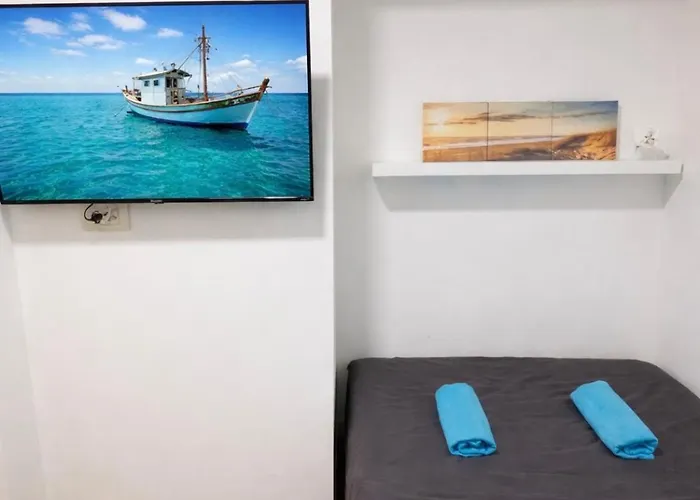 Апартаменти A & M Vacation