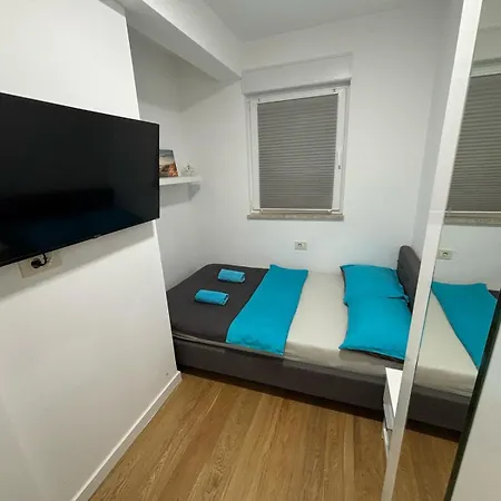 A & M Vacation * Μακάρσκα